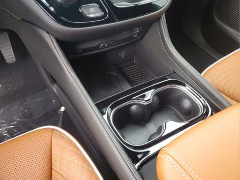 New 2026 Chrysler Pacifica Pinnacle FWD image 10