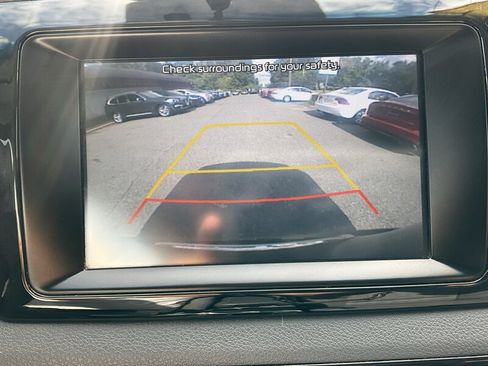 Used 2017 Kia Niro LX FWD image 21