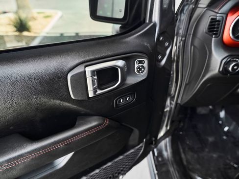Used 2019 Jeep Wrangler Unlimited Rubicon AWD/4WD image 19