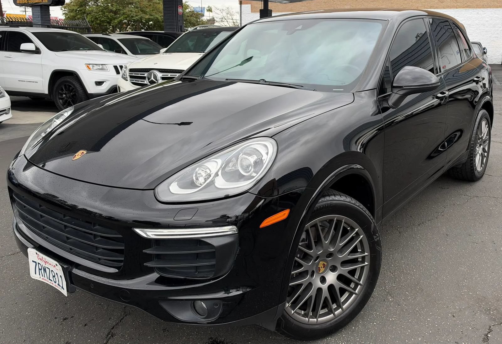 Used 2017 Porsche Cayenne AWD/4WD image 2