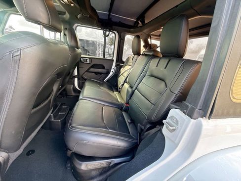 Used 2022 Jeep Wrangler Unlimited Sahara w/ Safety Group image 27