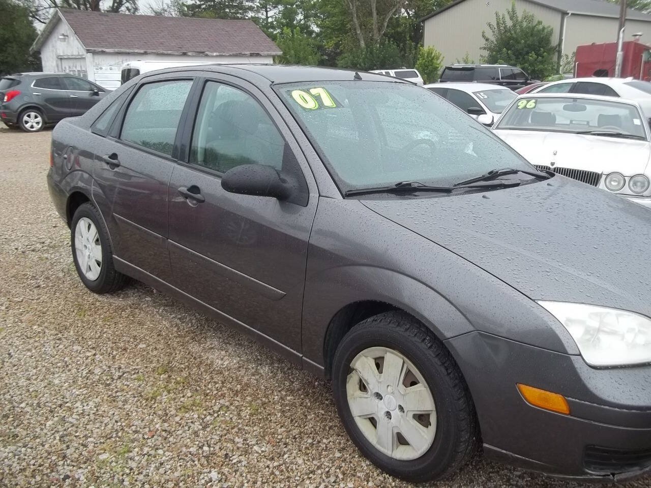 Used 2007 Ford Focus SE FWD image 2