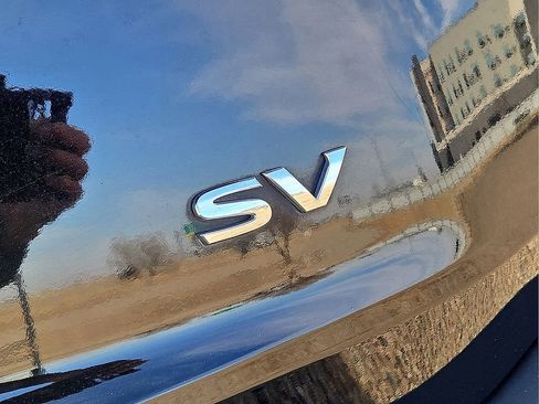 Used 2023 Nissan Rogue SV image 12