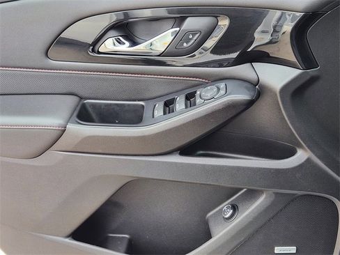 Used 2023 Chevrolet Traverse RS image 19