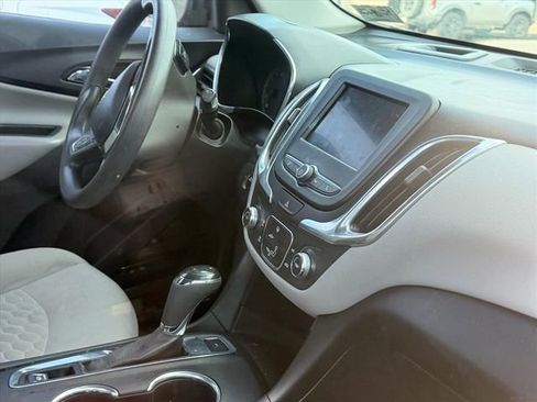 Used 2020 Chevrolet Equinox LS w/ LPO, Floor Liner Package image 11