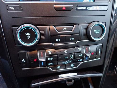 Used 2019 Ford Explorer XLT w/ Equipment Group 202A image 20