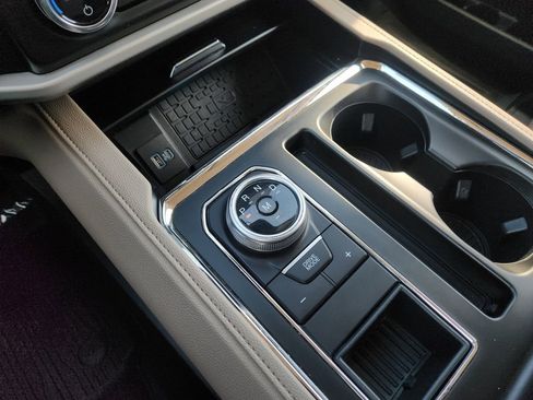 Used 2024 Ford Expedition Max XLT image 20