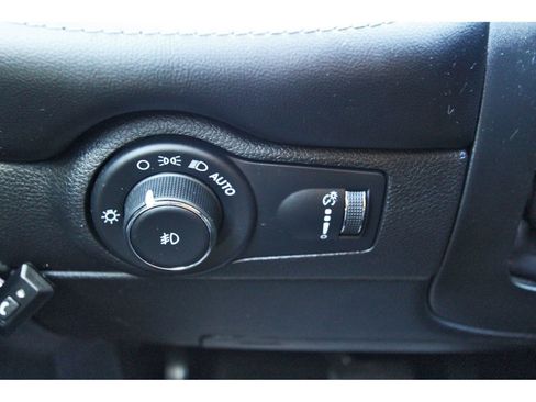 Used 2021 Dodge Durango SXT image 18