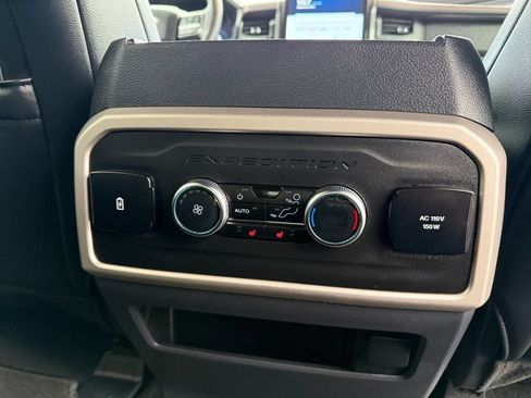 Used 2024 Ford Expedition Limited AWD/4WD image 25
