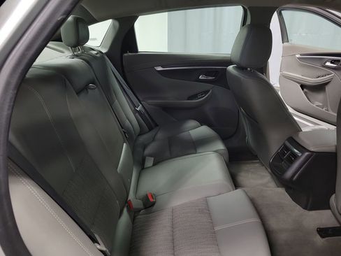 Used 2017 Chevrolet Impala LT image 21