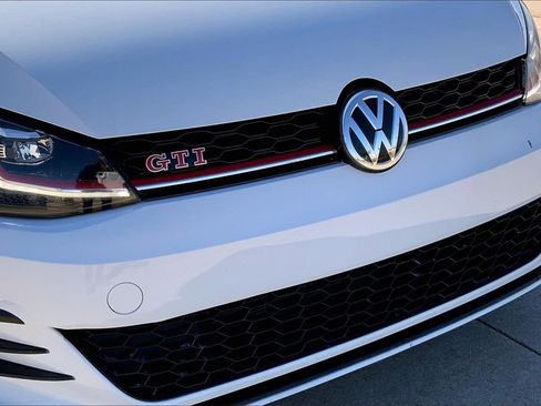 Used 2020 Volkswagen GTI SE image 26