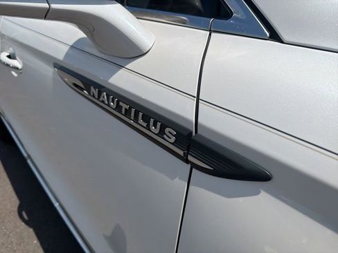 Used 2019 Lincoln Nautilus Reserve FWD image 6