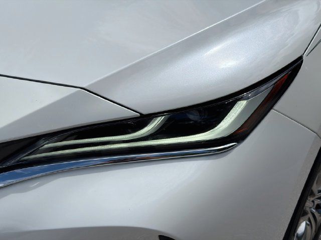 Used 2021 Toyota Venza Limited AWD/4WD image 9
