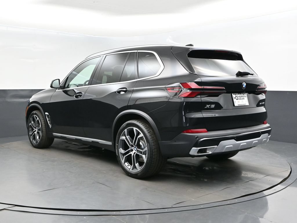 Certified 2026 BMW X5 sDrive40i w/ Parking Assistance Package RWD image 5