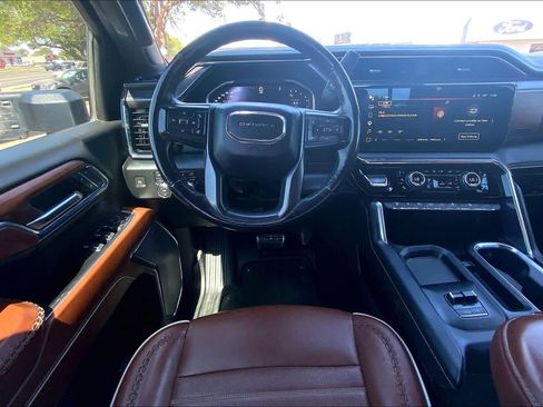 Used 2024 GMC Sierra 2500 Denali Ultimate AWD/4WD image 6