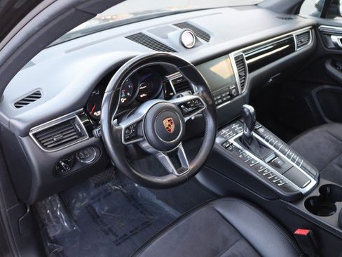 Used 2018 Porsche Macan Sport Edition AWD/4WD image 24