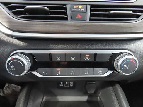 Used 2025 Nissan Altima 2.5 SV image 26