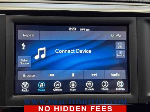 Used 2020 Chrysler Pacifica Touring-L FWD image 27