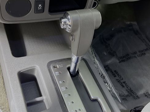 Used 2018 Nissan Frontier SV image 24