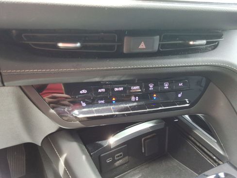 Used 2023 Buick Envision Essence FWD image 17