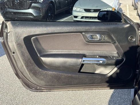 Used 2022 Ford Mustang Coupe RWD image 12