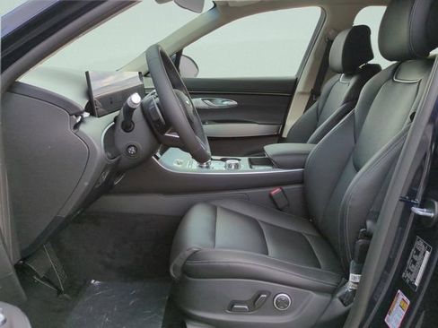 New 2026 Genesis GV70 2.5T Select AWD/4WD image 9