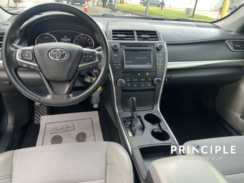 Used 2016 Toyota Camry SE FWD image 29