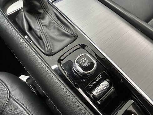 Used 2021 Volvo XC90 T5 Momentum w/ Climate Package image 21