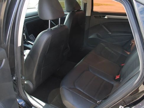 Used 2018 Volkswagen Passat 2.0T R-Line image 9