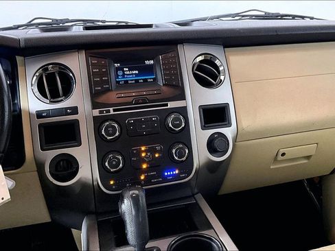 Used 2017 Ford Expedition XLT w/ Equipment Group 201A image 5