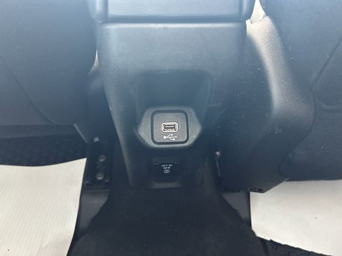 Used 2018 Jeep Renegade Trailhawk w/ UConnect 8.4 Nav Group image 21