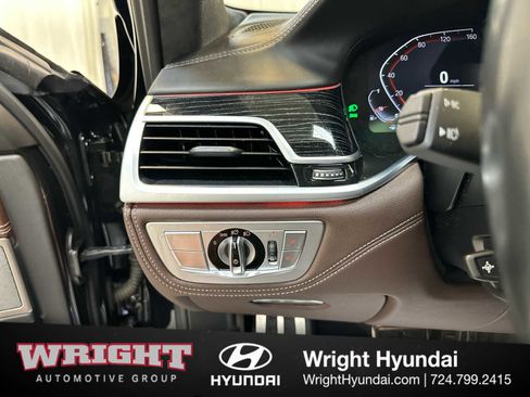 Used 2022 BMW 750i xDrive image 23