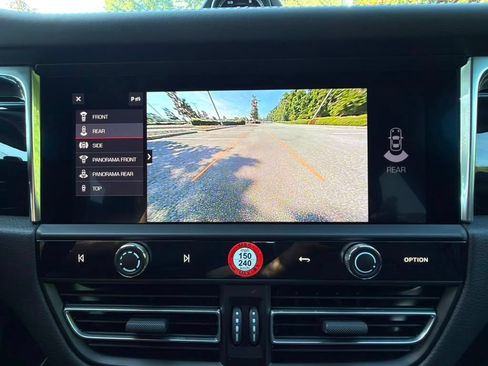 Certified 2026 Porsche Macan AWD/4WD image 11