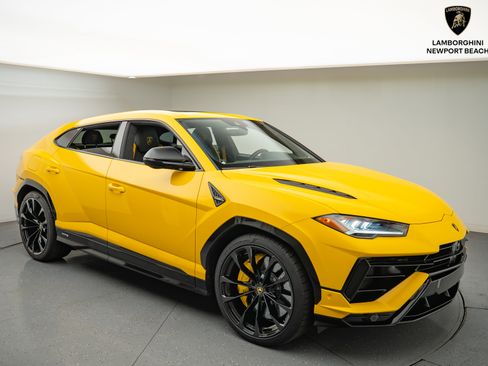 Used 2024 Lamborghini Urus S image 1