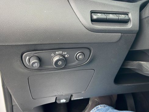 Used 2022 Buick Encore GX Essence w/ Advanced Technology Package image 12