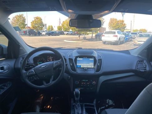 Used 2019 Ford Escape SE image 16