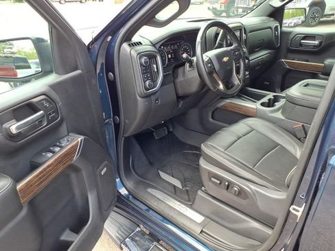Used 2020 Chevrolet Silverado 1500 High Country w/ Technology Package AWD/4WD image 10