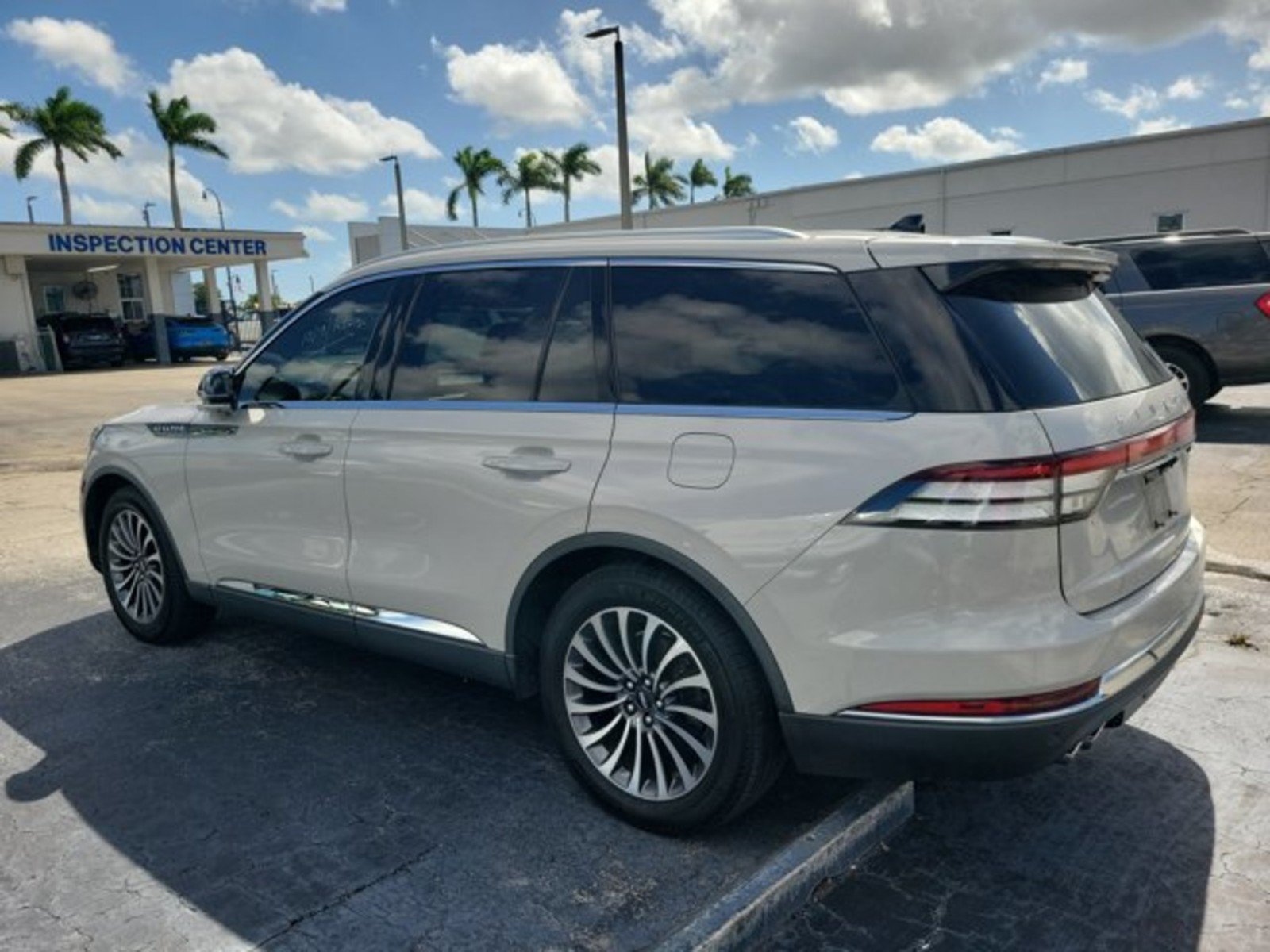 Used 2021 Lincoln Aviator Reserve RWD image 7