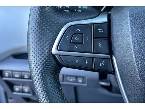 Used 2023 Toyota Sienna XSE image 28