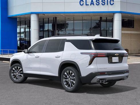 New 2026 Chevrolet Traverse LT w/ Sun and Wheel Package FWD image 3