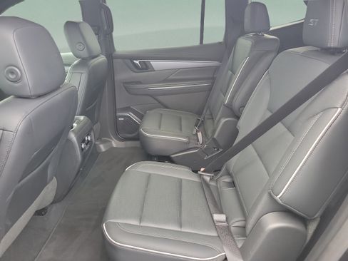 Used 2025 Buick Enclave Sport Touring FWD image 26