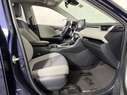Used 2020 Toyota RAV4 XLE image 44