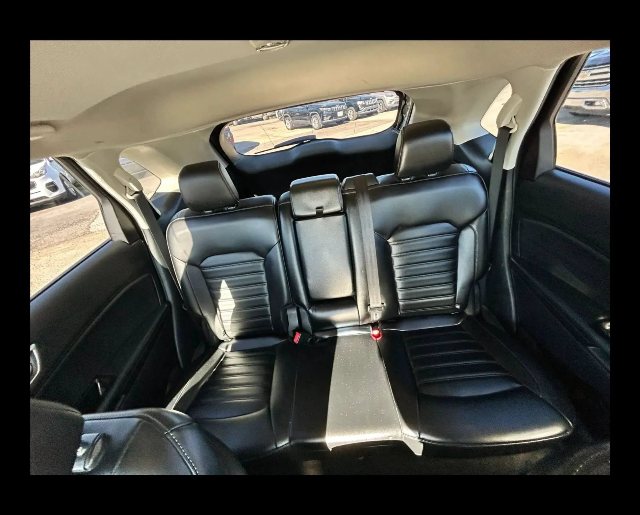 Used 2020 Ford Edge SEL FWD image 2