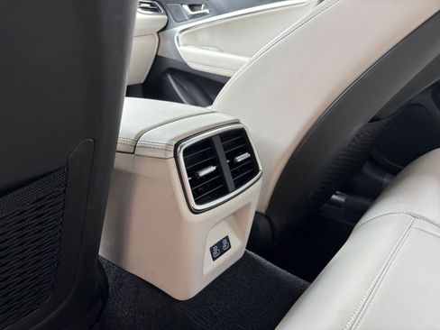 Used 2025 Genesis G70 2.5T AWD/4WD image 23