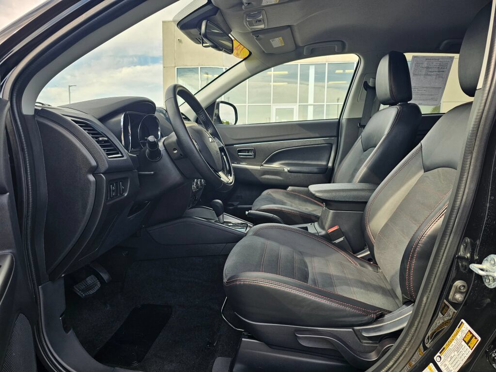 Used 2024 Mitsubishi Outlander Sport SE AWD/4WD image 11