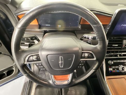 Used 2018 Lincoln Navigator L Reserve image 11