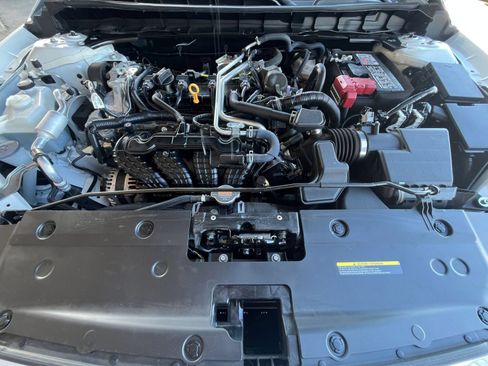 Used 2025 Nissan Altima 2.5 SV FWD image 33