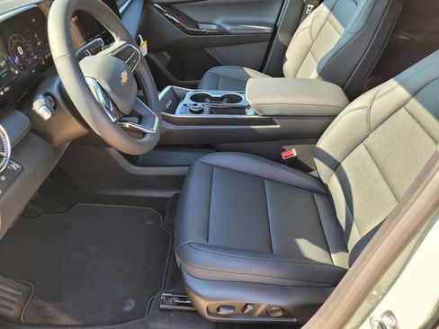 New 2026 Chevrolet Equinox LT w/ Convenience Package II image 16