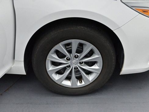 Used 2015 Toyota Camry LE FWD image 28