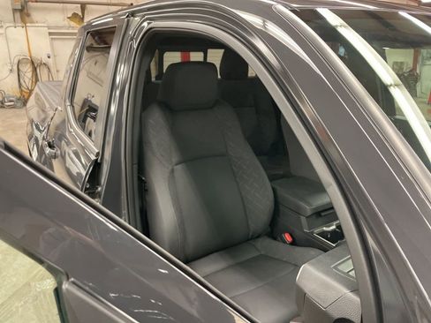 Used 2025 Toyota Tacoma SR5 AWD/4WD image 27